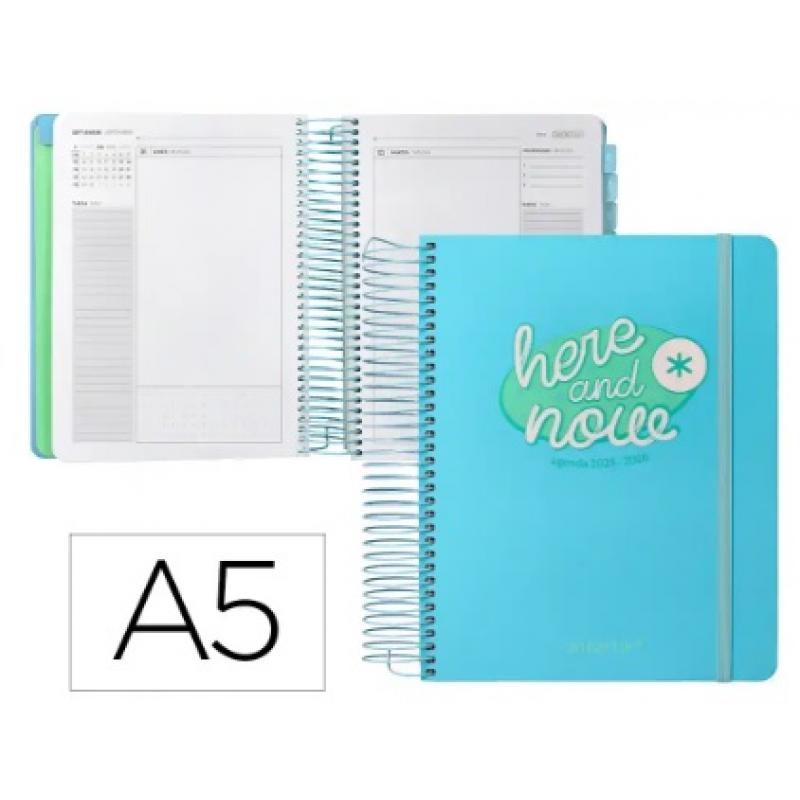 agenda-escolar-antartik-25-26-espiral-here-and-now-azul-dia-pagina-a5-bilingue-papel-fsc-80-gr-80-gr