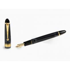 PILOT Pluma con plumín de oro CUSTOM 823 Negra F