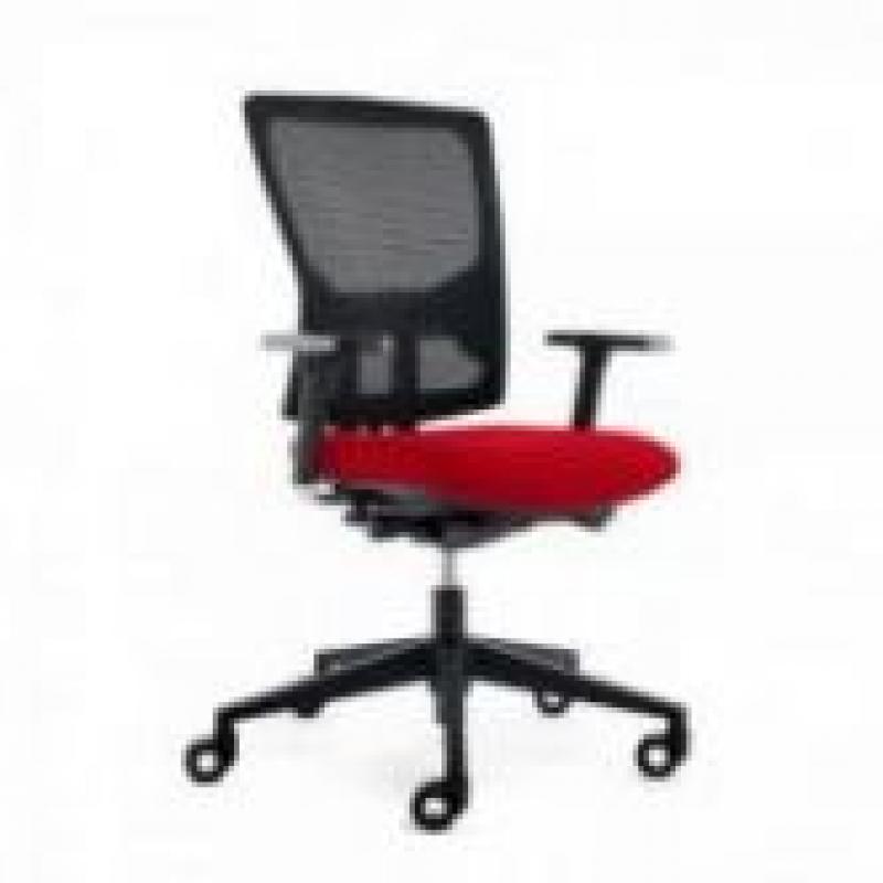 rocada-silla-oficina-rd937-2-asiento-tapizado-rojo-respaldo-malla-negra-con-brazos-regulab