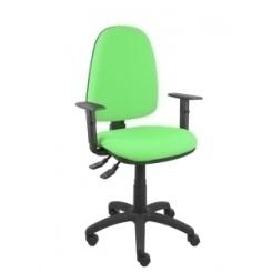 Silla Piqueras Y Crespo Ayna S Con Brazos Y Altura Regulables Ruedas De Nylon Mecanismo Asincro Asiento Y Respaldo Tapizado Bali Pistacho