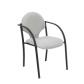 silla-piqueras-y-crespo-hellin-confidente-ergonomica-con-brazos-fijos-apilable-estructura-negra-asiento-y-respaldo-tapizados-bali-gris-claro-pack-de-2
