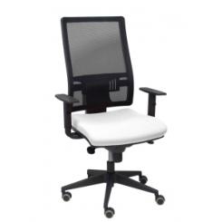 Silla Piqueras Y Crespo Horna Brazos Regulables Mecanismo Sincro Altura Y Apoyo Lumbar Regulable Rueda Parquet Respaldo Malla Negra Transpirable Y Asiento Tapizado Bali Blanco