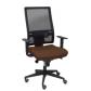 silla-piqueras-y-crespo-horna-brazos-regulables-mecanismo-sincro-altura-y-apoyo-lumbar-regulable-rueda-parquet-respaldo-malla-negra-transpirable-y-asiento-tapizado-bali-marron-oscuro