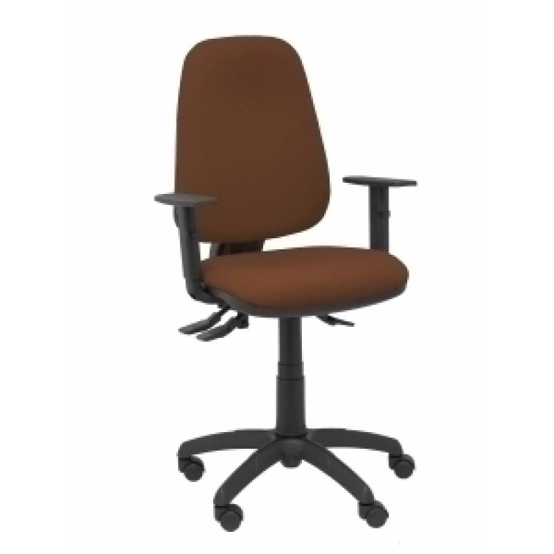 silla-piqueras-y-crespo-sierra-s-brazos-regulables-mecanismo-asincro-base-poliamida-negra-regulable-en-altura-asiento-y-respaldo-tapizado-bali-marron-oscuro