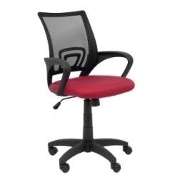 Silla Piqueras Y Crespo Vianos Brazos Fijos Mecanismo Basculante Con Regulador De Presion Elevacion Del Asiento En Altura Ruedas Nylon Respaldo Malla Transpirable Negra Y Tapizado Bali Granate