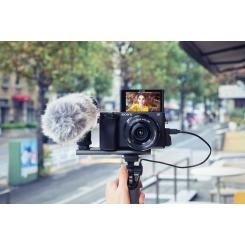 Sony a 6400 + SELP1650 MILC 24,2 MP CMOS 6000 x 4000 Pixeles Negro