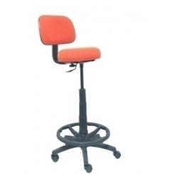 Taburete Piqueras Y Crespo Llanos Ergomico Mecanismo De Contacto Lama Regulable En Altura Y Aro Reposapies Ruedas De Nylon Asiento Y Respaldo Tapizados Bali Naranja Oscuro