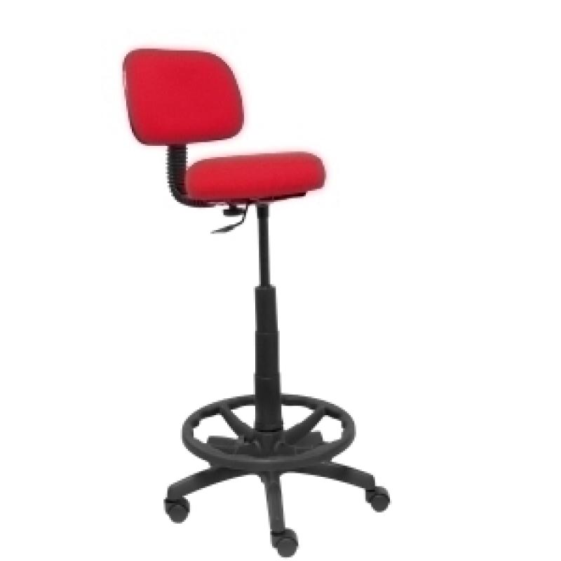 taburete-piqueras-y-crespo-llanos-ergomico-mecanismo-de-contacto-lama-regulable-en-altura-y-aro-reposapies-ruedas-de-nylon-asiento-y-respaldo-tapizados-bali-rojo