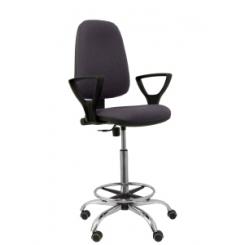Taburete Piqueras Y Crespo Sierra Cp Brazos Fijos Ergonomico Mecanismo De Contacto Permanente Regulable En Altura Y Aro Reposapies Cromado Asiento Y Respaldo Tapizados Bali Gris Oscuro