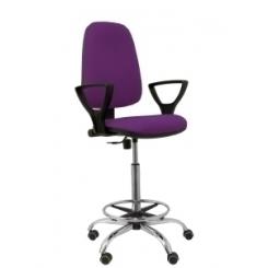 Taburete Piqueras Y Crespo Sierra Cp Brazos Fijos Ergonomico Mecanismo De Contacto Permanente Regulable En Altura Y Aro Reposapies Cromado Asiento Y Respaldo Tapizados Bali Morado